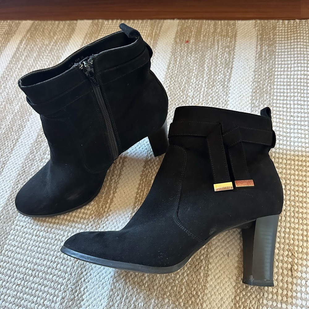 Chic Black Heeled Ankle Boots
